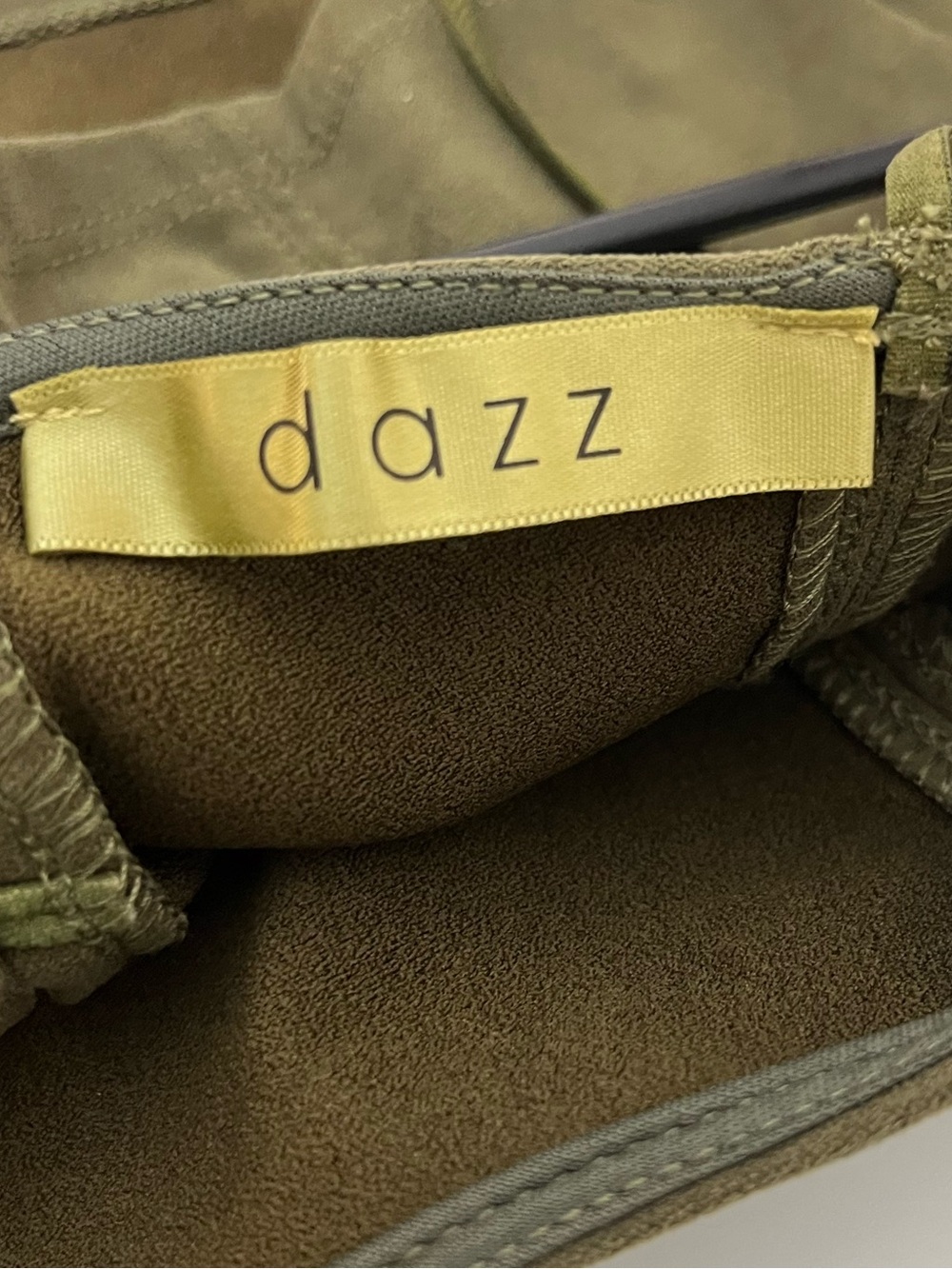Small Dazz green cropped top spaghetti straps with buttoned back - Picture 3 of 4